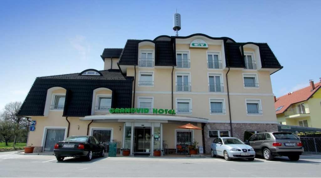 Grandvid Hotel Škofljica Exterior foto